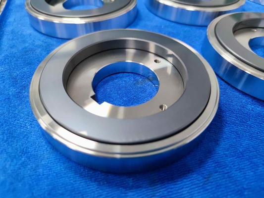 Composants de manchon et de disque de butée en carbure de silicium pour pompes à moteur noyé