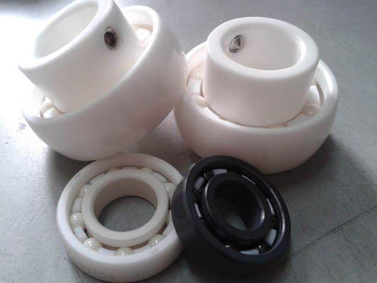 ZrO2 UC205 Cage en PTFE à roulement à billes en céramique avec fil d'adaptation dans les systèmes de convoyeurs